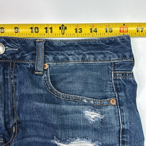 American Eagle Tomgirl Bermuda Distressed Shorts Size 8 - Picture 3 of 11